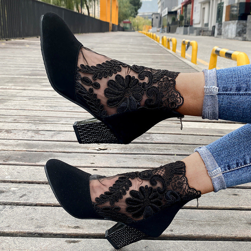 Marise | Trendy laarzen met kantdetails